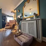 アパート Dog-friendly Seaview ダンガーバン