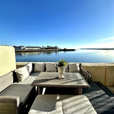 Dog-friendly Seaview