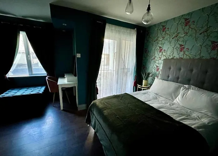 Dog-friendly Seaview *