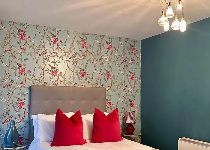 Dog-friendly Seaview Apartment