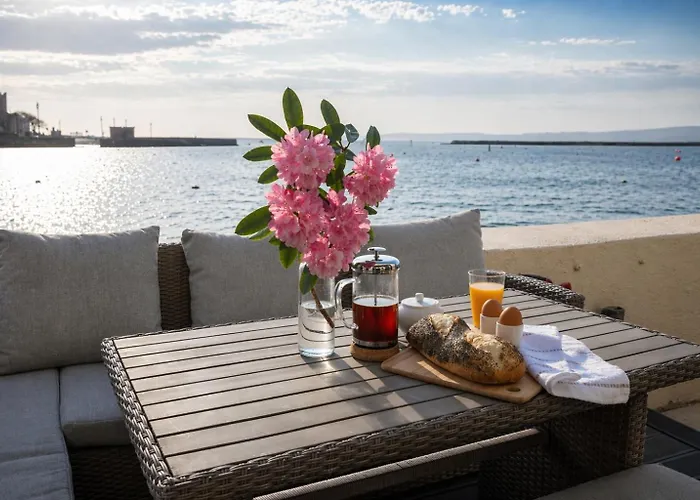 Dog-friendly Seaview Apartament *